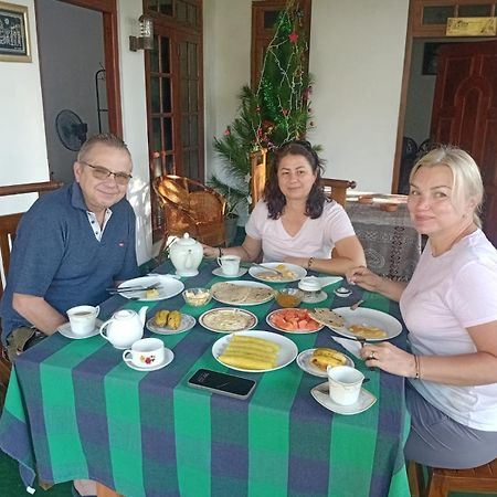 Mature Home Ella Bagian luar foto