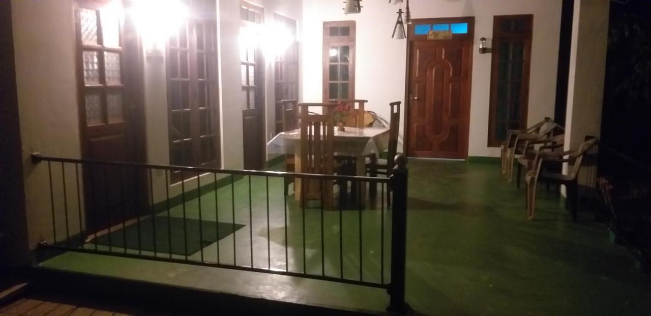 Mature Home Ella Bagian luar foto