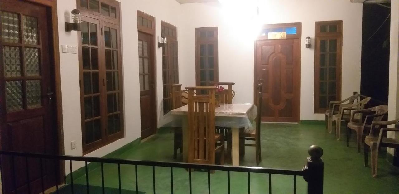 Mature Home Ella Bagian luar foto