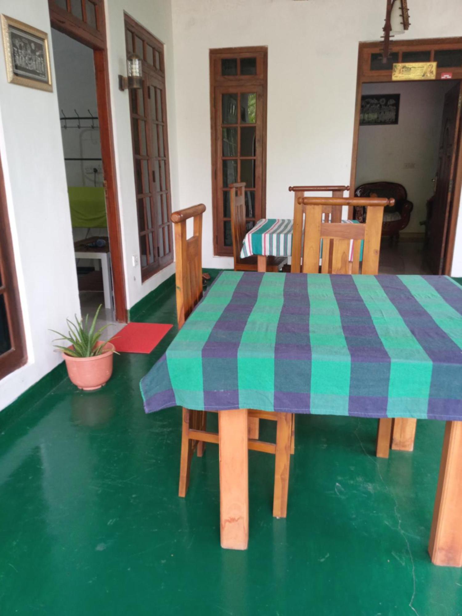 Mature Home Ella Bagian luar foto