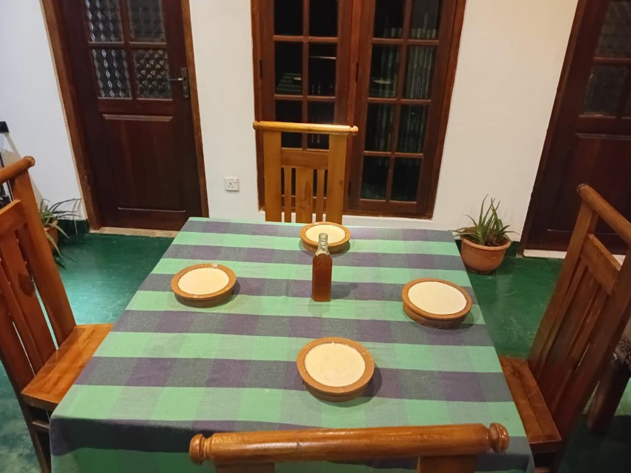 Mature Home Ella Bagian luar foto